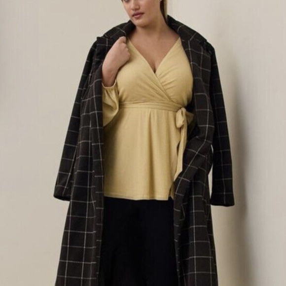 Torrid KNIT GLITTER LUREX SURPLICE PEPLUM TOP - Picture 3 of 5